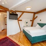 Hotel Georgi Schloss 2*