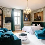 Georgi Schloss - Boutique