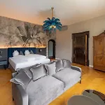 Hotel Georgi Schloss 2*