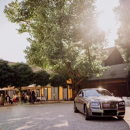 Georgi Schloss - Boutique