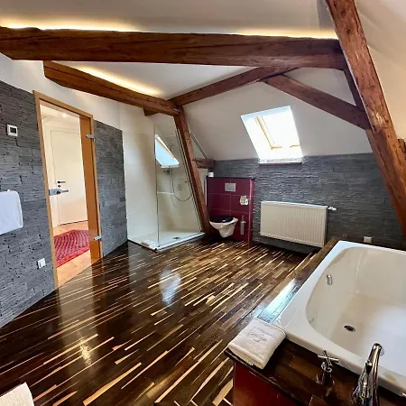 Georgi Schloss - Boutique 2*