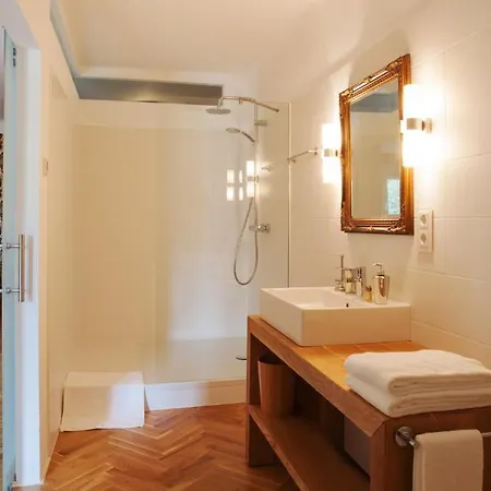 Hotel Georgi Schloss - Boutique