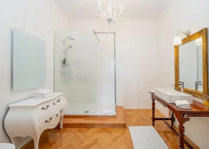 Georgi Schloss - Boutique إيهرينهاوزين