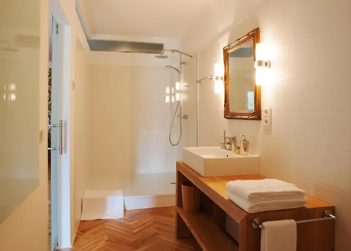 Otel Georgi Schloss - Boutique